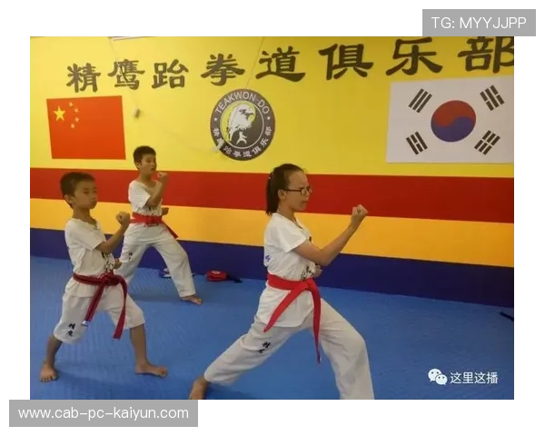 举重俱乐部完善青少年训练日志与家长沟通制度，举重项目介绍